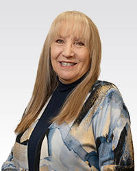 Joyce Hennig's headshot