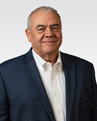 Robert Strong's headshot
